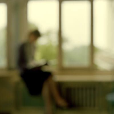 Silencio como medicina: conexión cuerpo-mente, calma interior y psicología integrativa desde OM.