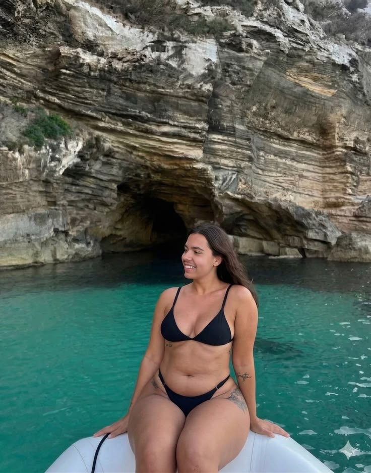 Mujer practicando mindfulness y autocuidado para mejorar la relación con su cuerpo y reducir la insatisfacción corporal